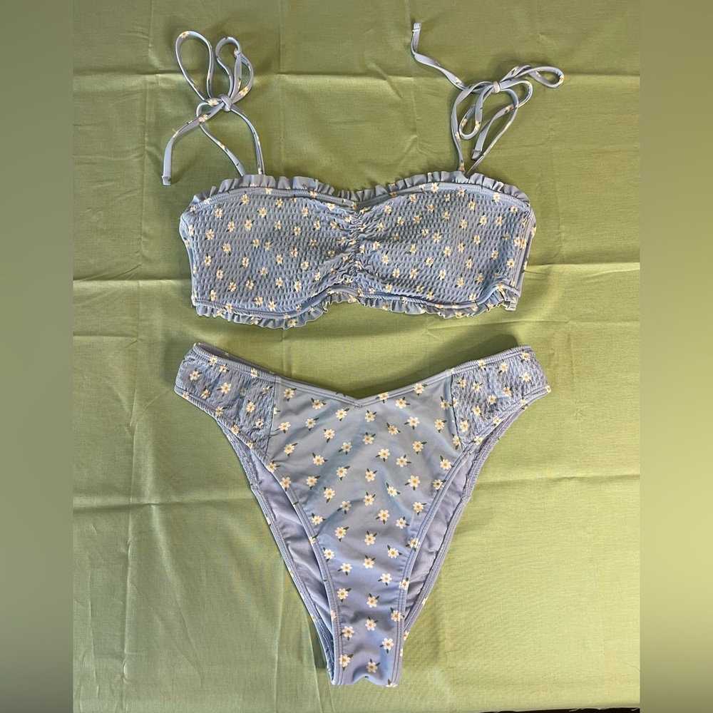 Hollister Light Blue Daisy Smocked Bikini Women Swim size medium
